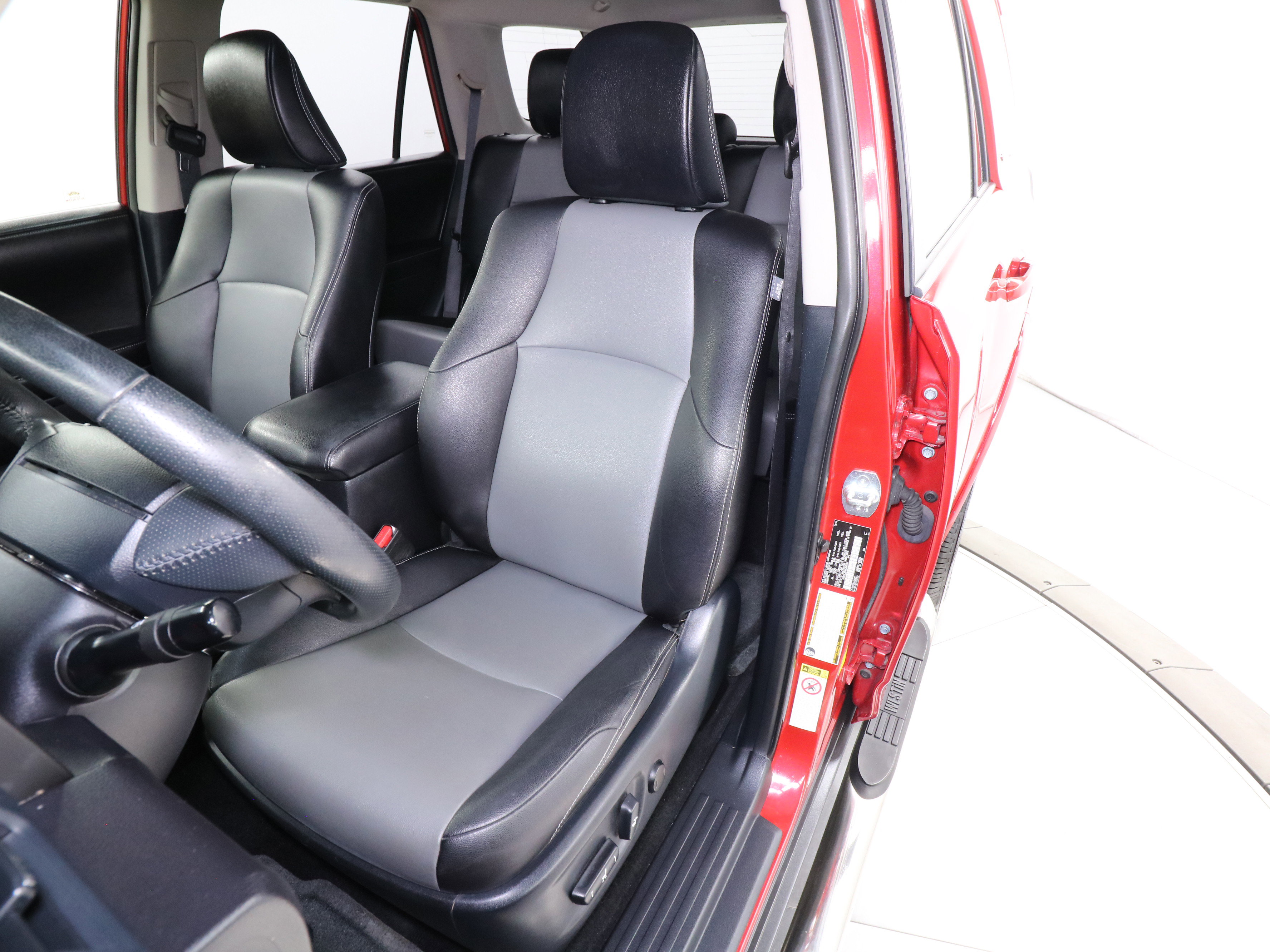 Used 2016 Toyota 4Runner SR5 image 19