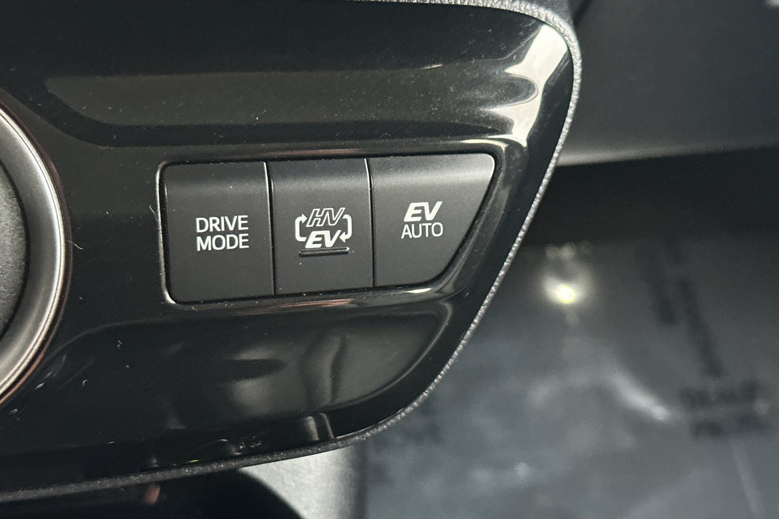 Certified 2022 Toyota Prius Prime XLE FWD image 32