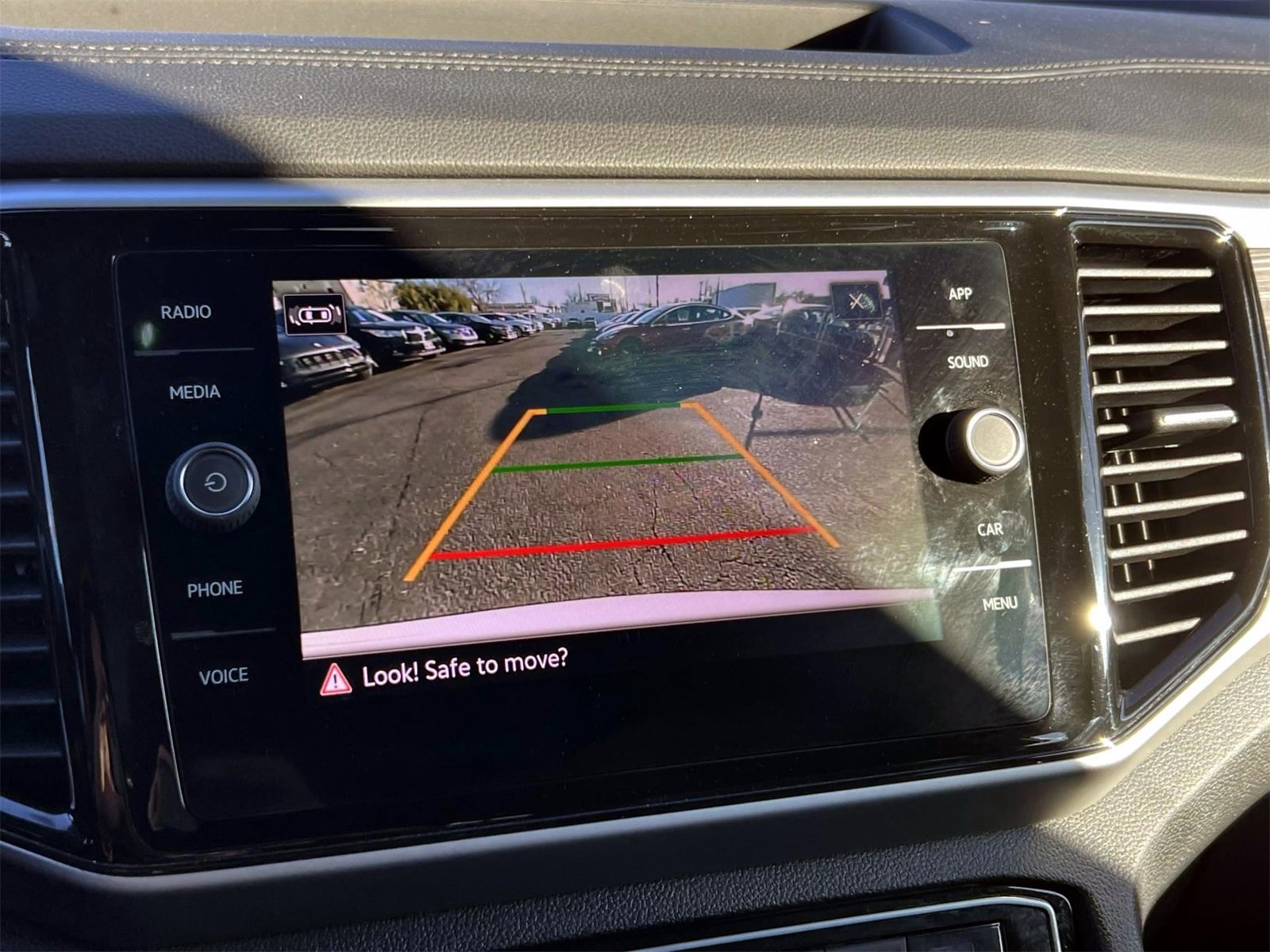 Used 2023 Volkswagen Atlas Cross Sport SE image 34