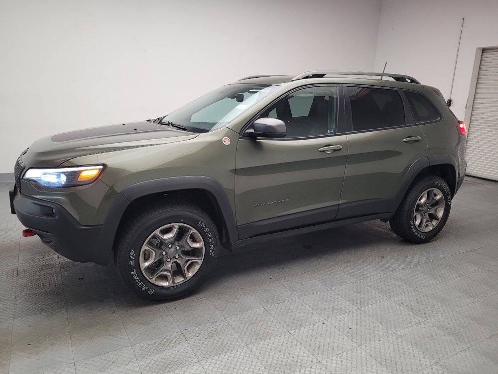 Used 2019 Jeep Cherokee Trailhawk AWD/4WD image 2