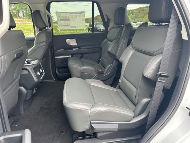 New 2025 Ford Expedition Active image 12