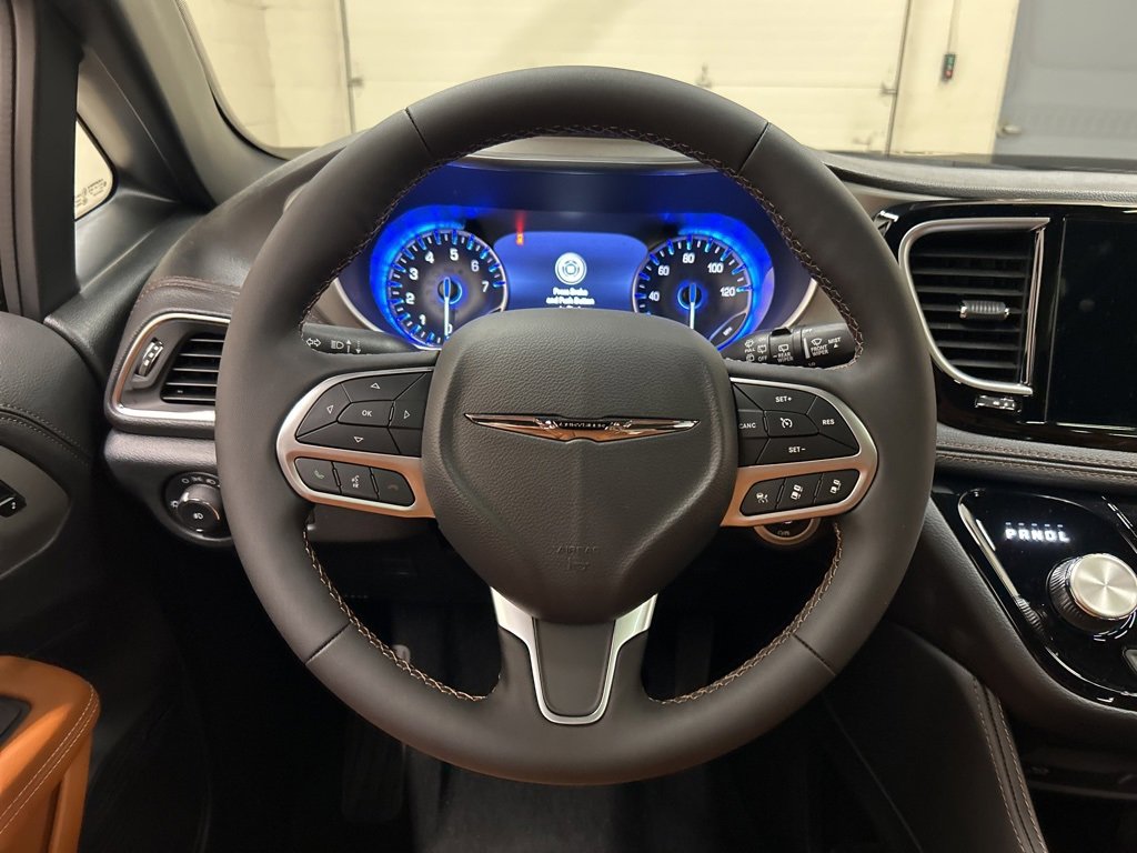New 2026 Chrysler Pacifica Pinnacle image 17