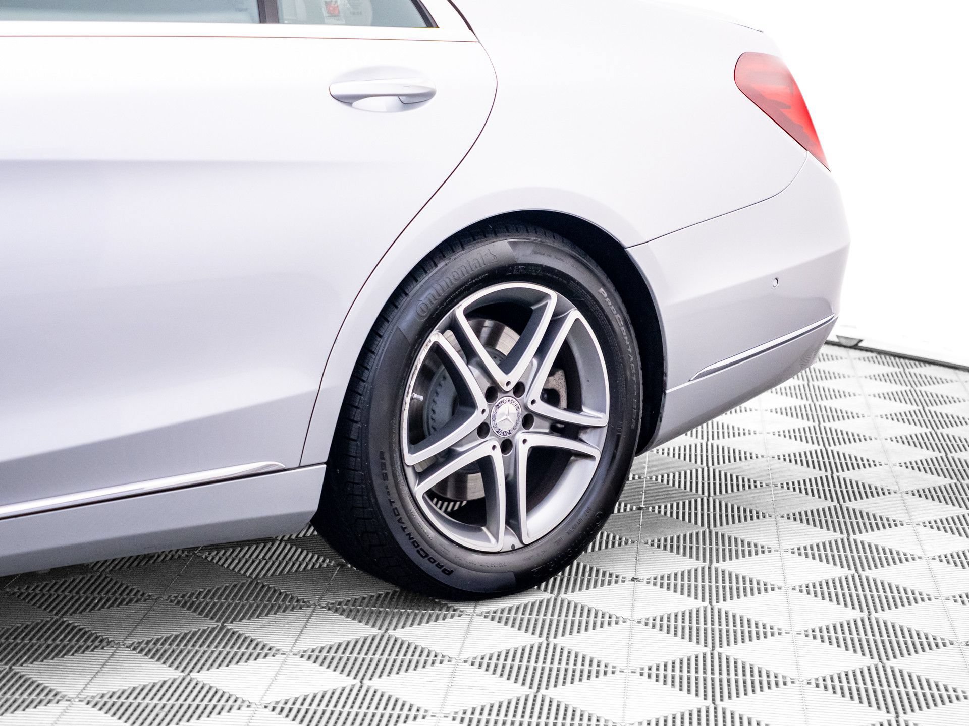 Used 2016 Mercedes-Benz S 550 4MATIC Sedan image 35