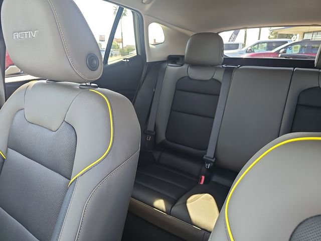 Used 2025 Chevrolet Trax ACTIV w/ Sunroof Package FWD image 12