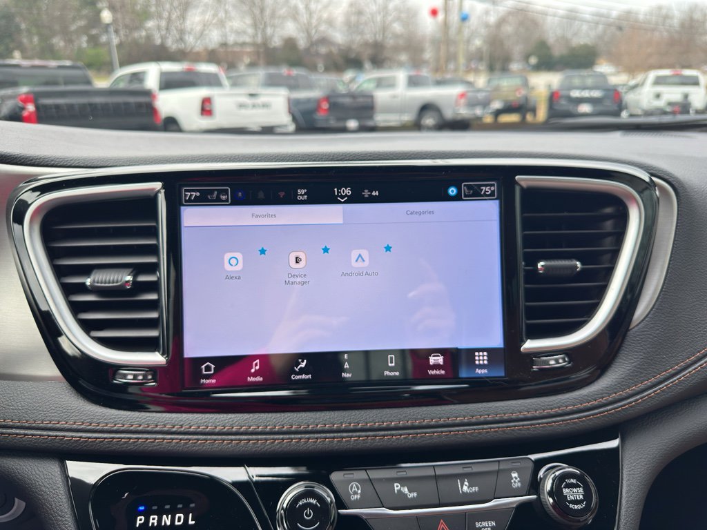 New 2026 Chrysler Pacifica Pinnacle w/ Trailer Tow Group image 20