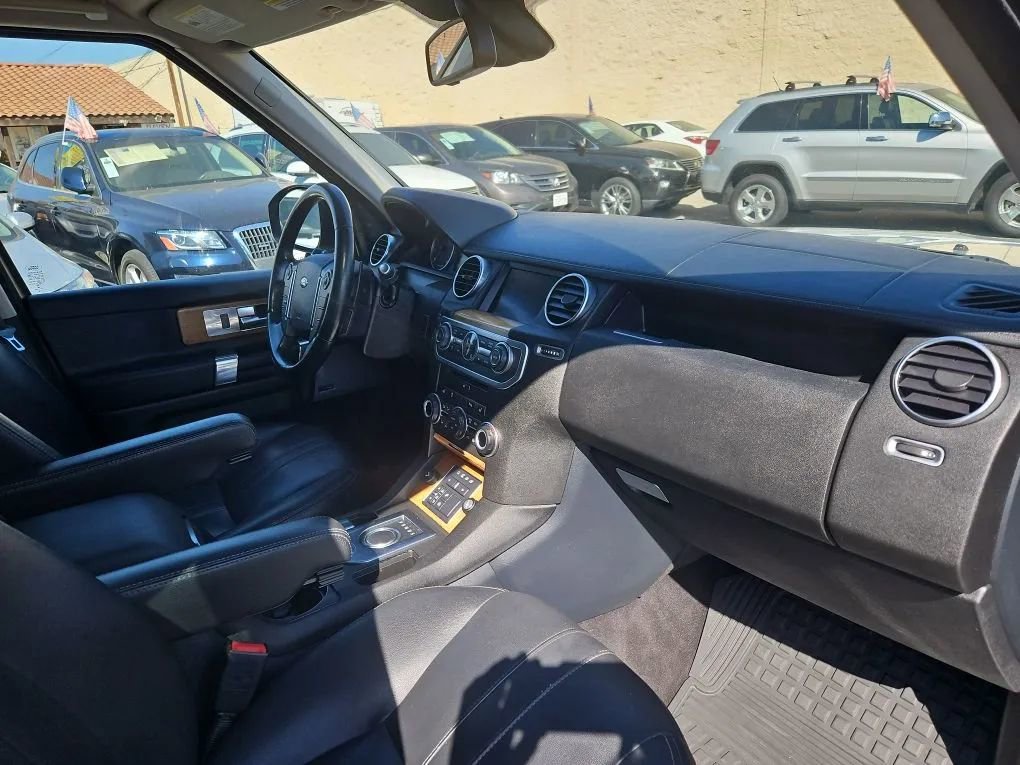 Used 2016 Land Rover LR4 HSE Silver Edition image 14