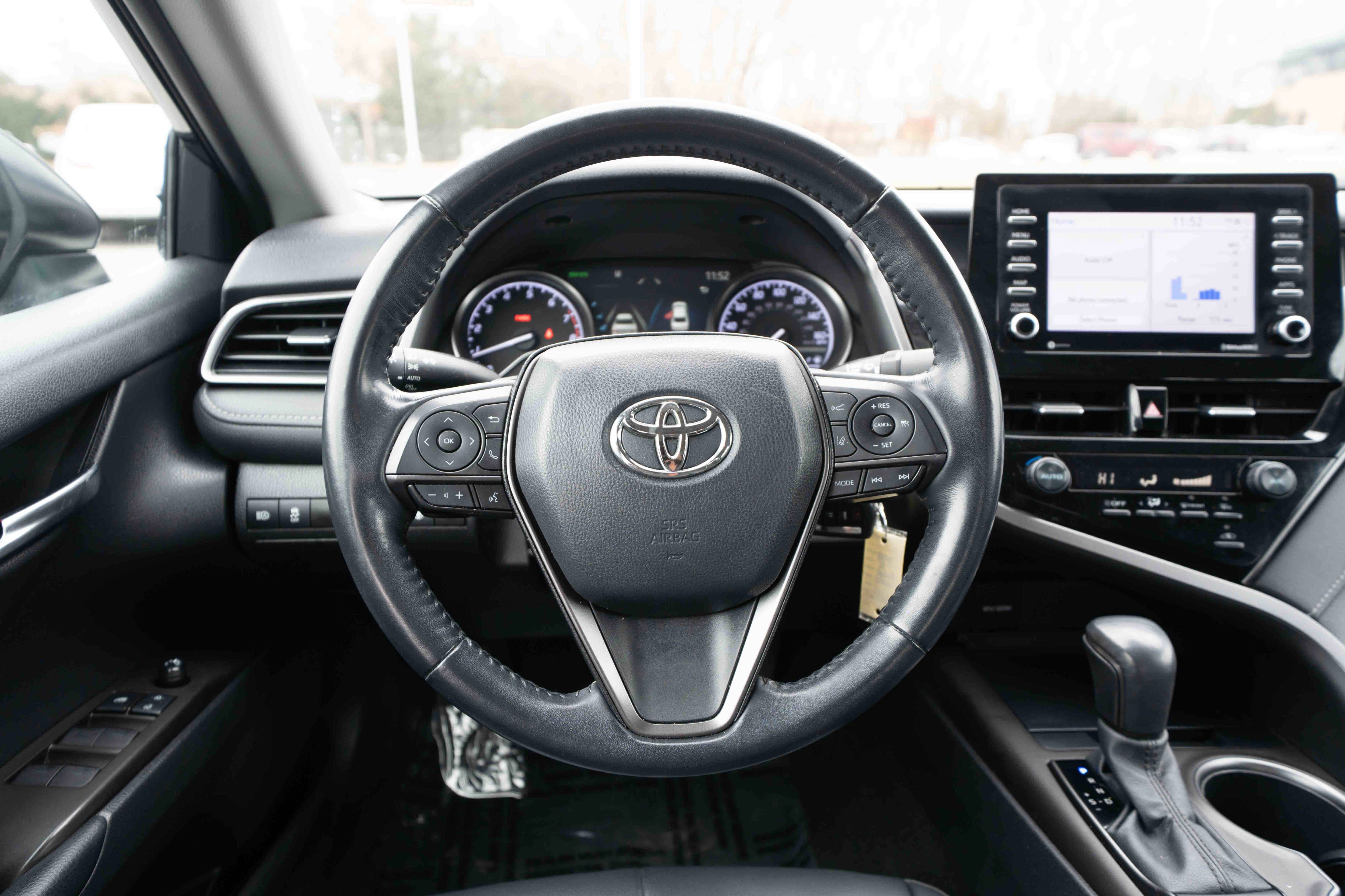 Used 2021 Toyota Camry SE w/ Cold Weather Package image 21