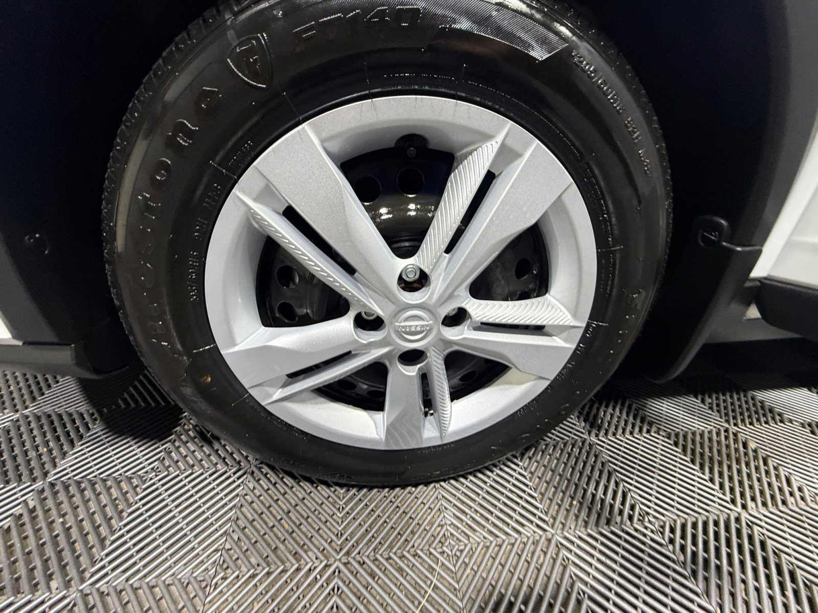 Certified 2025 Nissan Kicks Play S FWD image 26