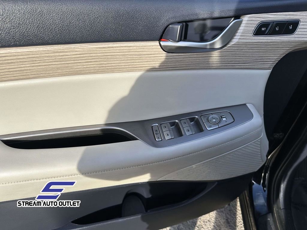 Used 2022 Hyundai Palisade SEL w/ Premium Package image 16