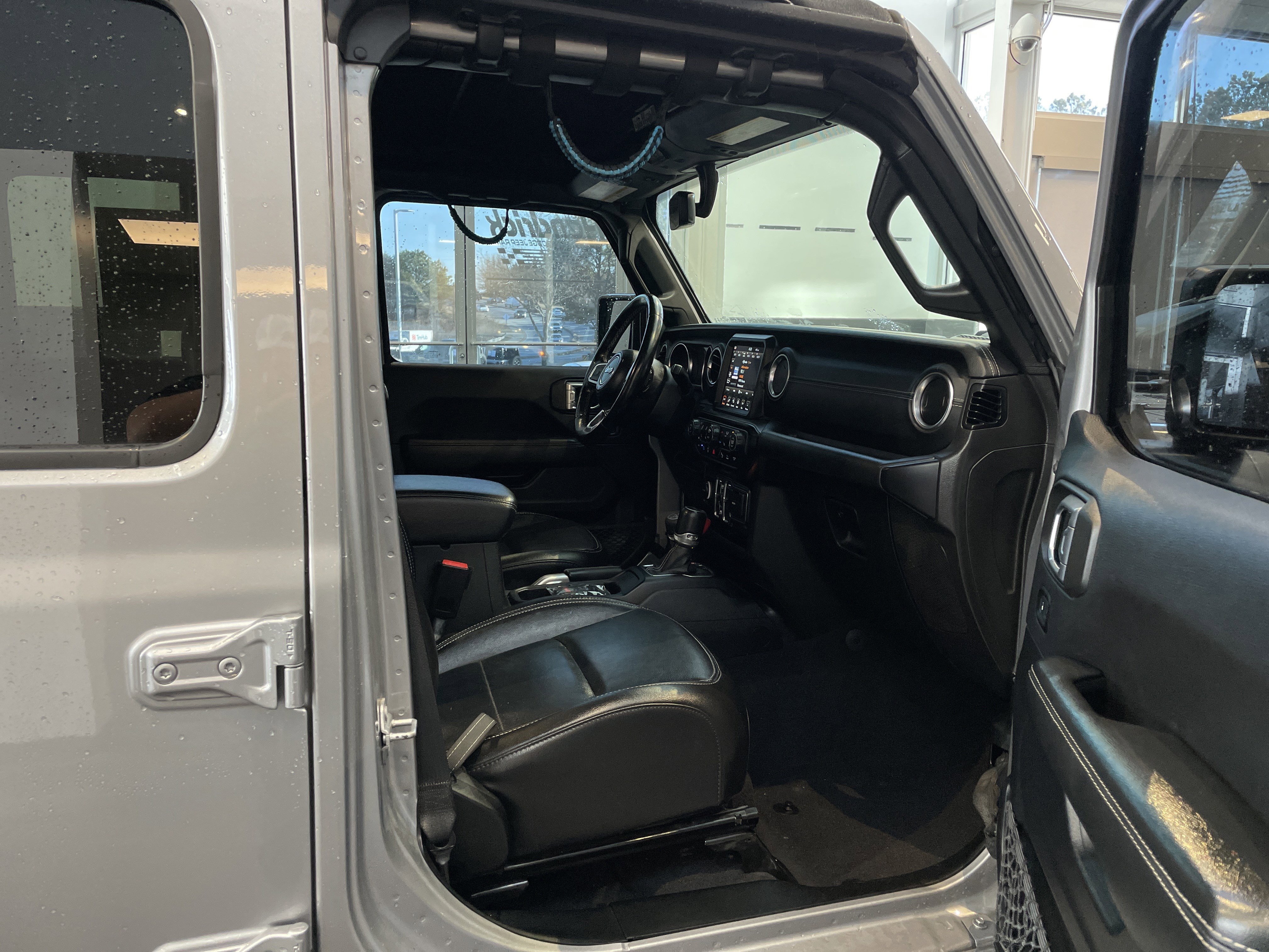Used 2021 Jeep Wrangler Unlimited Sahara w/ Cold Weather Group AWD/4WD image 35