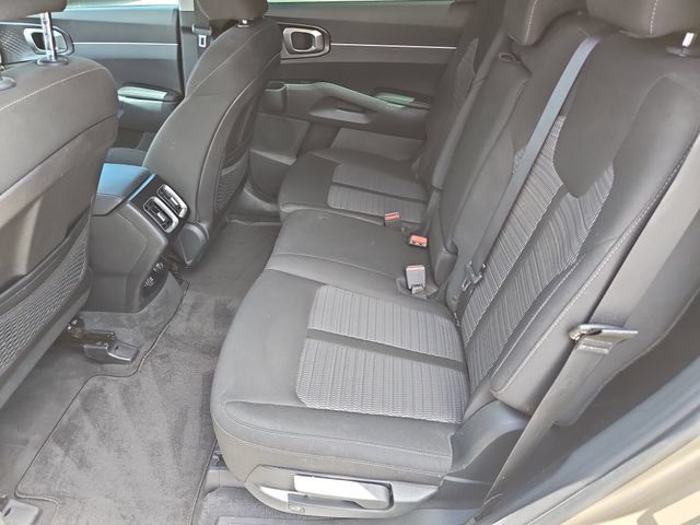 Used 2021 Kia Sorento LX FWD image 14
