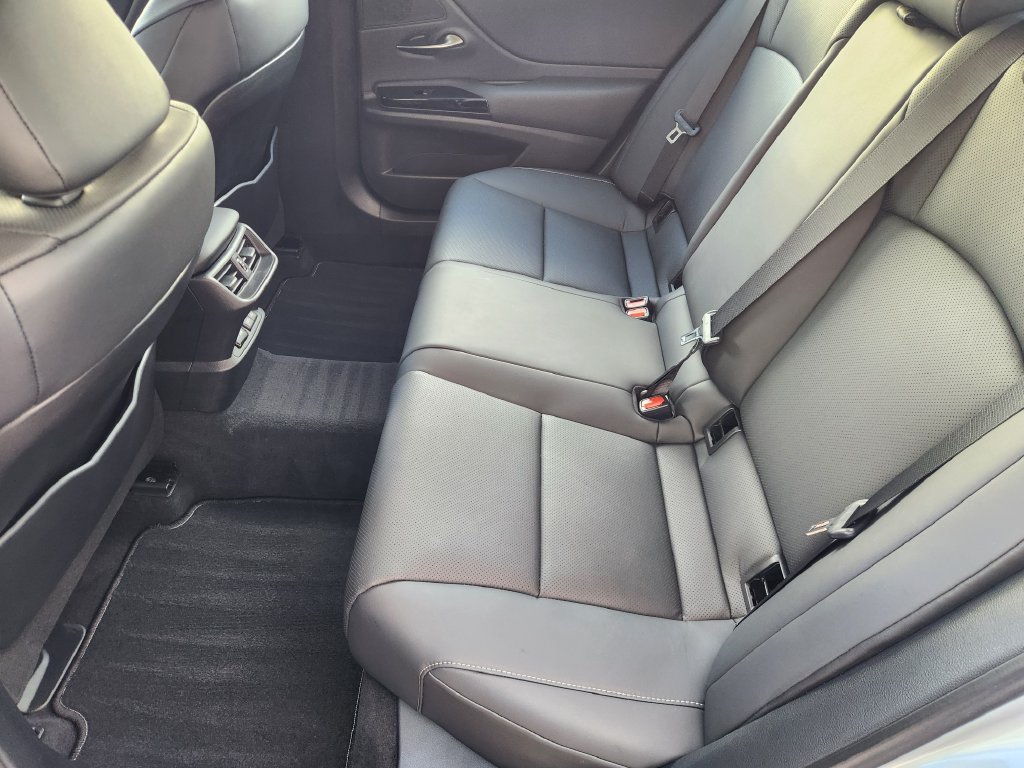Certified 2023 Lexus ES 350 w/ Premium Package FWD image 31