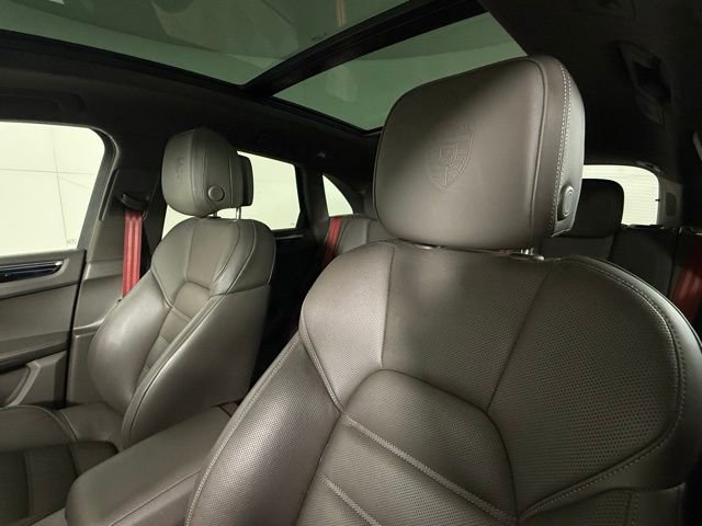 Used 2023 Porsche Macan image 14