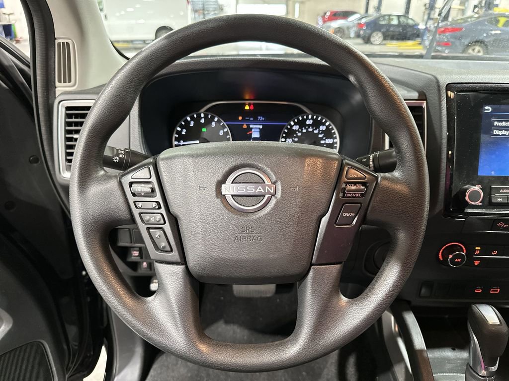 Used 2023 Nissan Frontier SV image 11