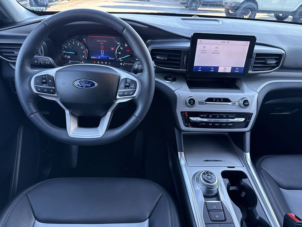 Used 2023 Ford Explorer XLT w/ Equipment Group 202A image 24