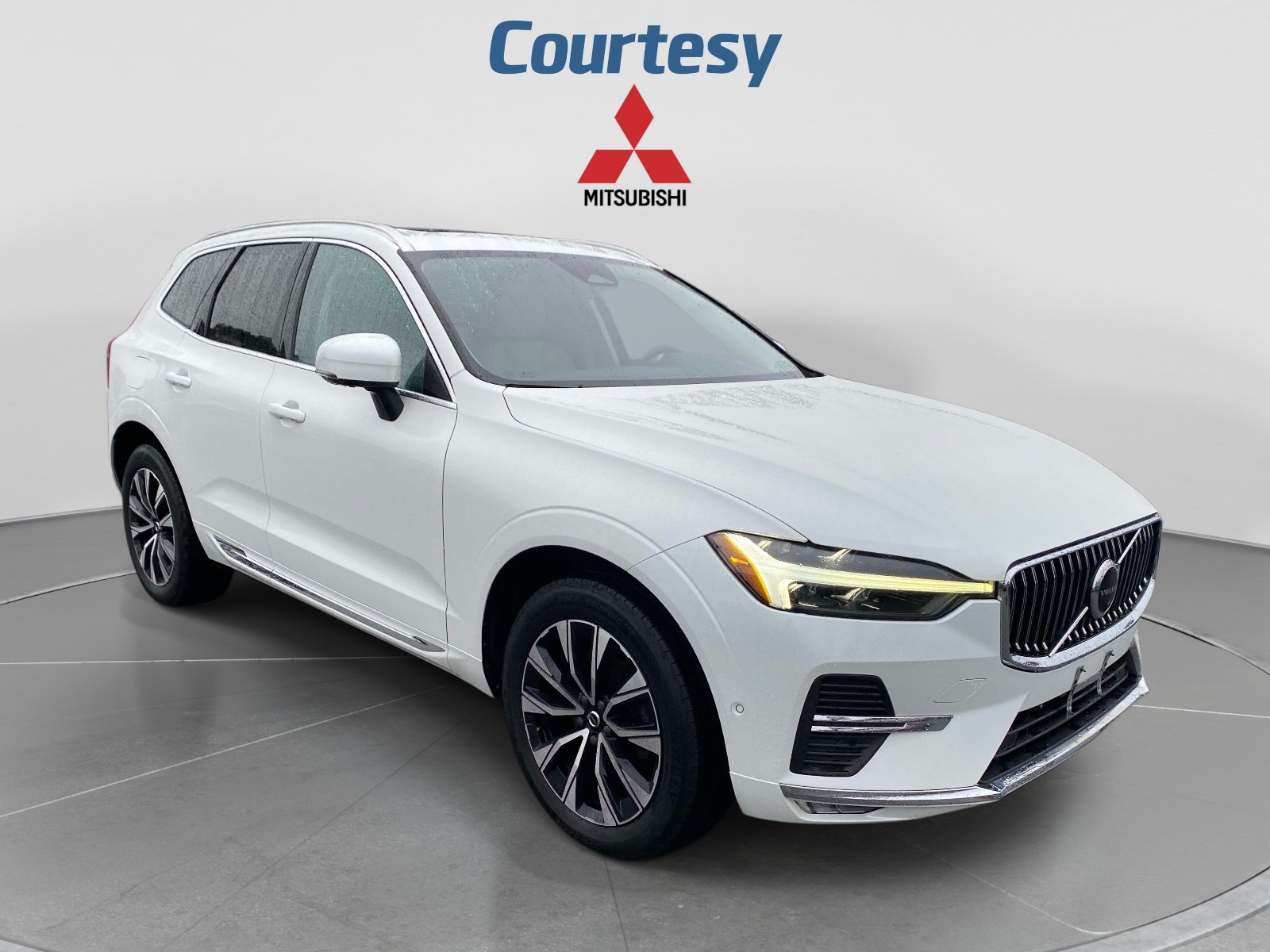 Used 2023 Volvo XC60 B5 Plus AWD/4WD image 10