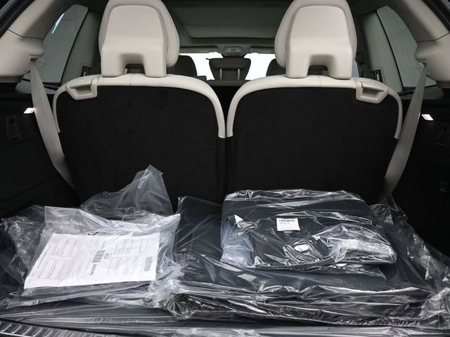 New 2026 Volvo XC90 B6 Ultra w/ Protection Package image 32
