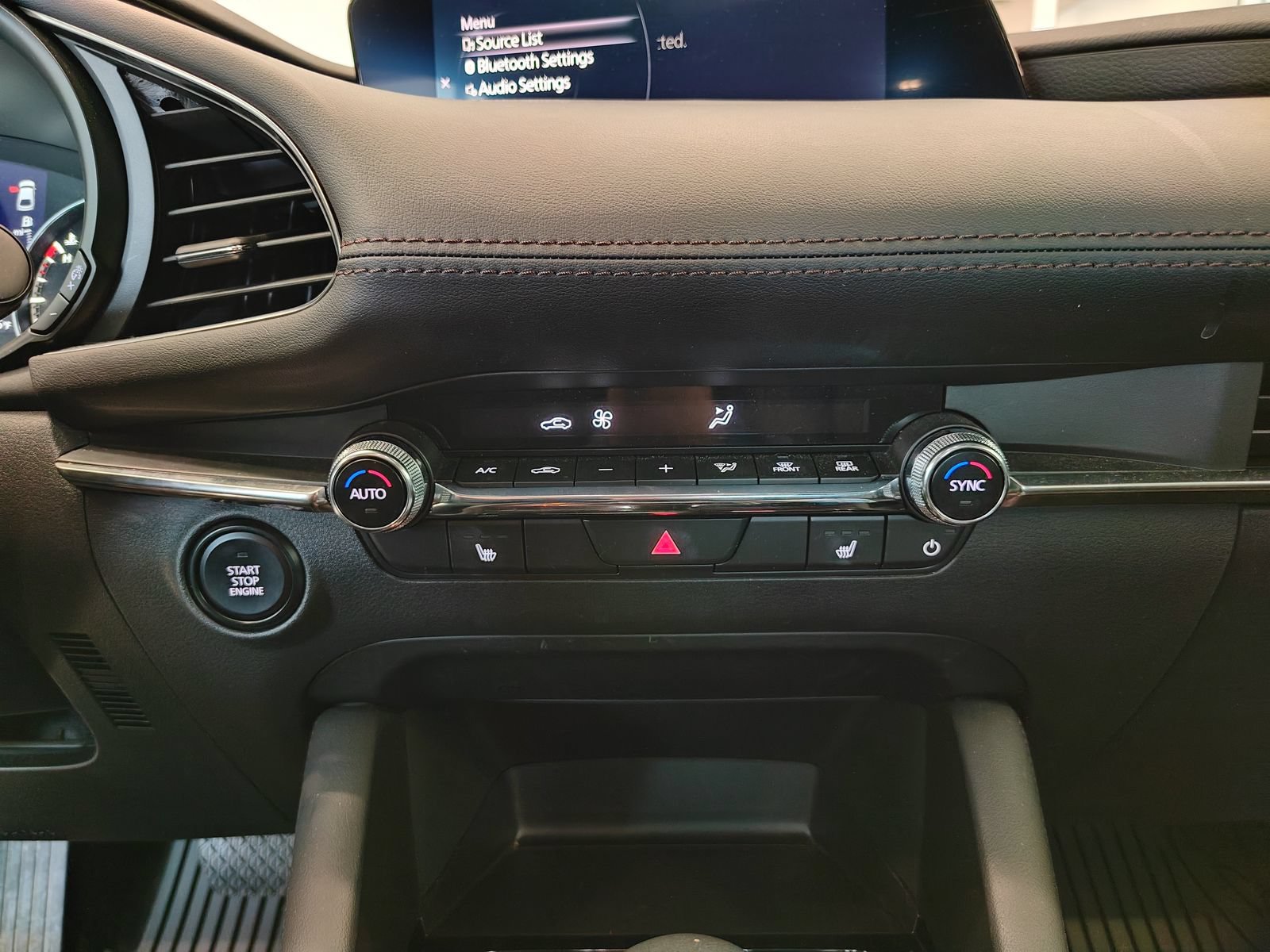 Used 2024 MAZDA MAZDA3 s FWD image 25