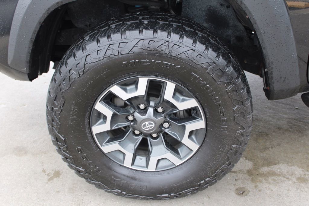 Used 2022 Toyota Tacoma TRD Off-Road image 11