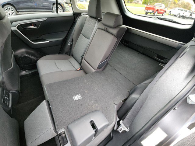 Used 2025 Toyota RAV4 XLE image 20