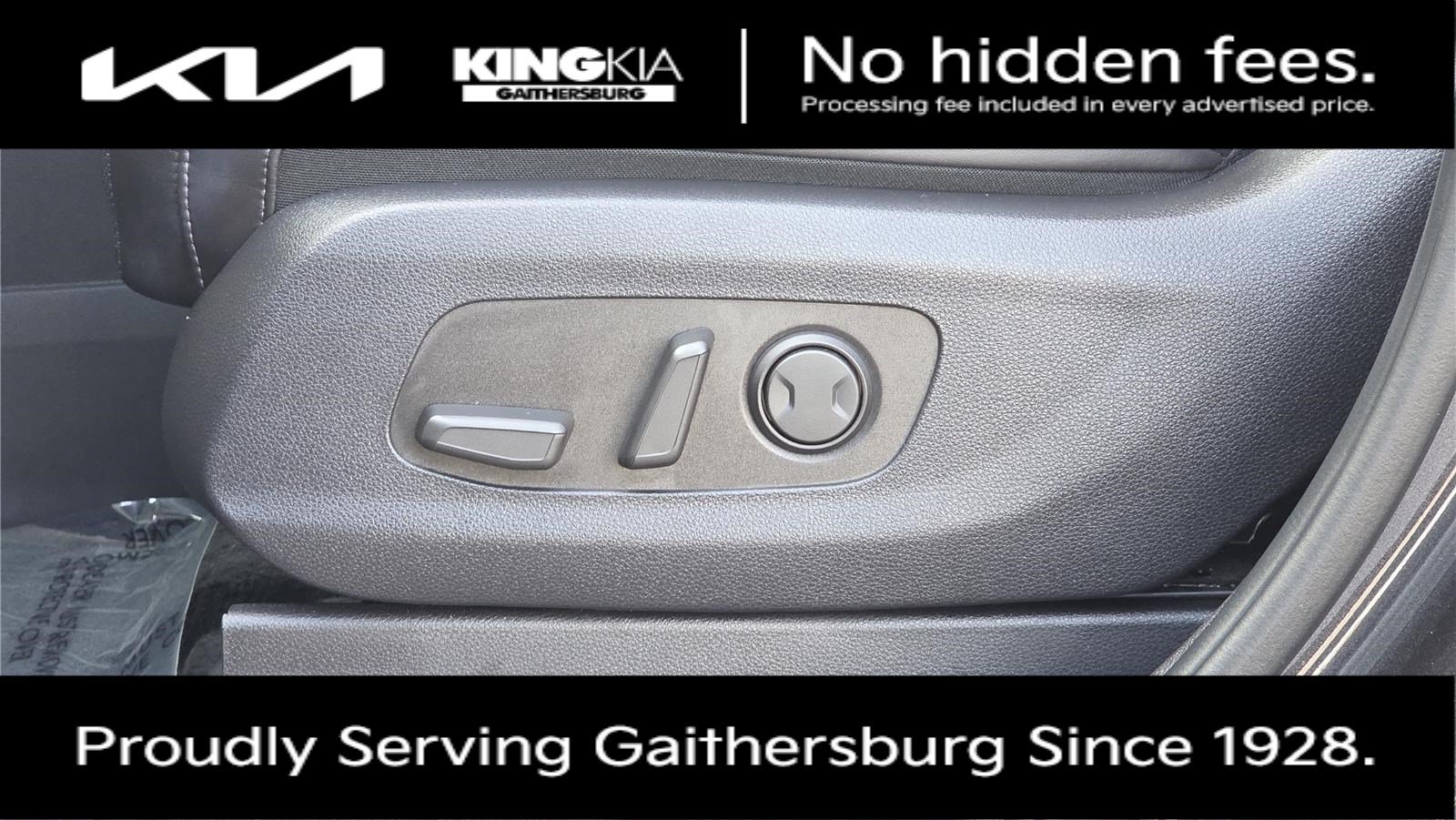 Certified 2024 Kia Carnival EX FWD image 16