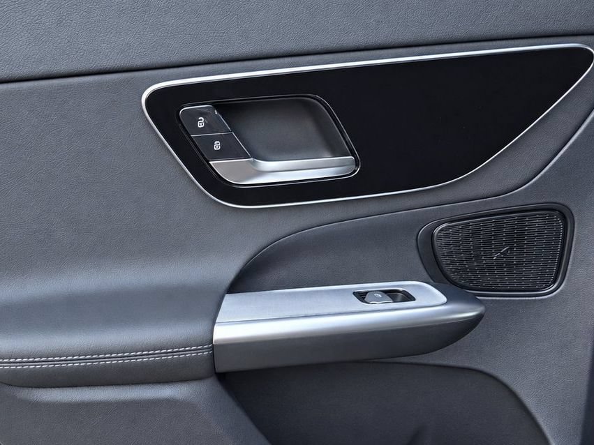 New 2027 Mercedes-Benz GLC 300 4MATIC image 28