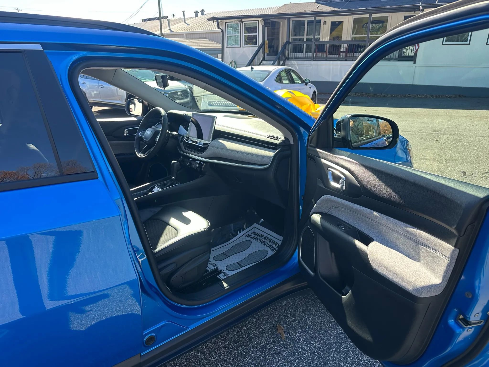 Used 2022 Jeep Compass Latitude image 9
