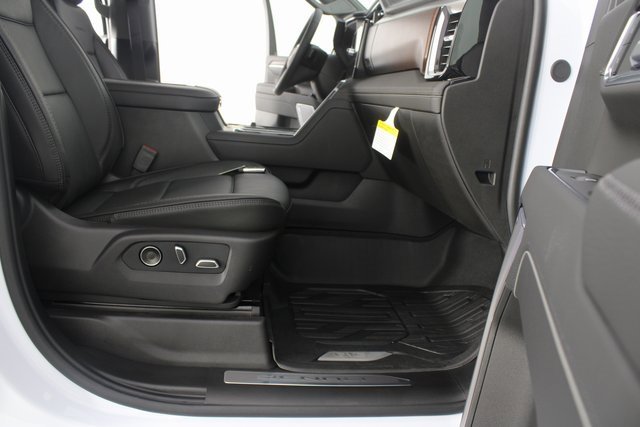 New 2026 GMC Sierra 3500 Denali w/ Denali Reserve Package image 26