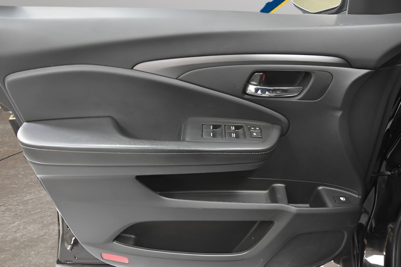 Used 2021 Honda Passport Sport image 12