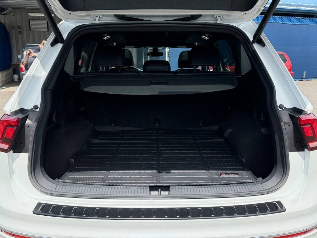 Used 2024 Volkswagen Tiguan SEL R-Line AWD/4WD image 22