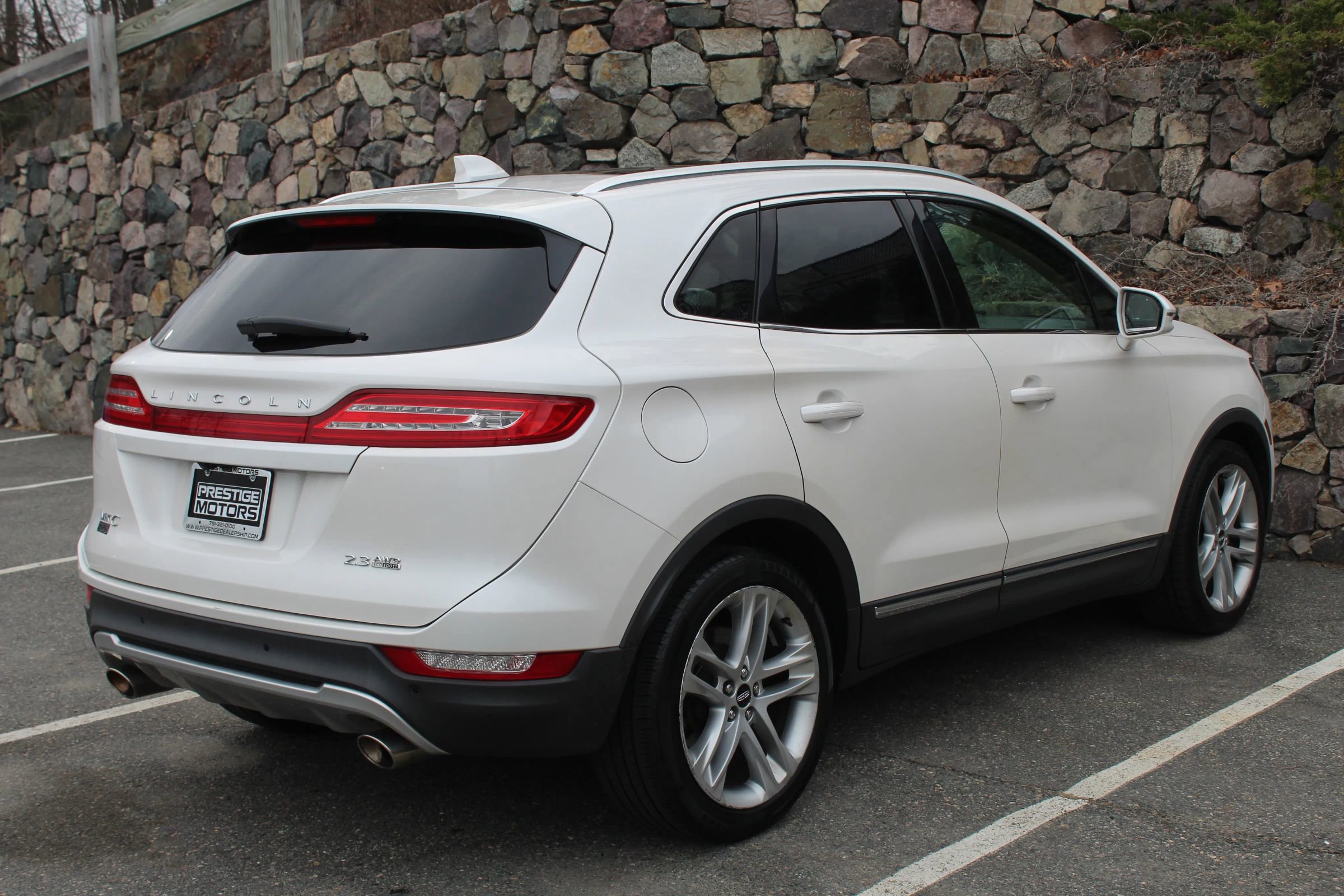 Used 2015 Lincoln MKC Sport Utility 4D w/ Equipment Group 102A Reserve image 9