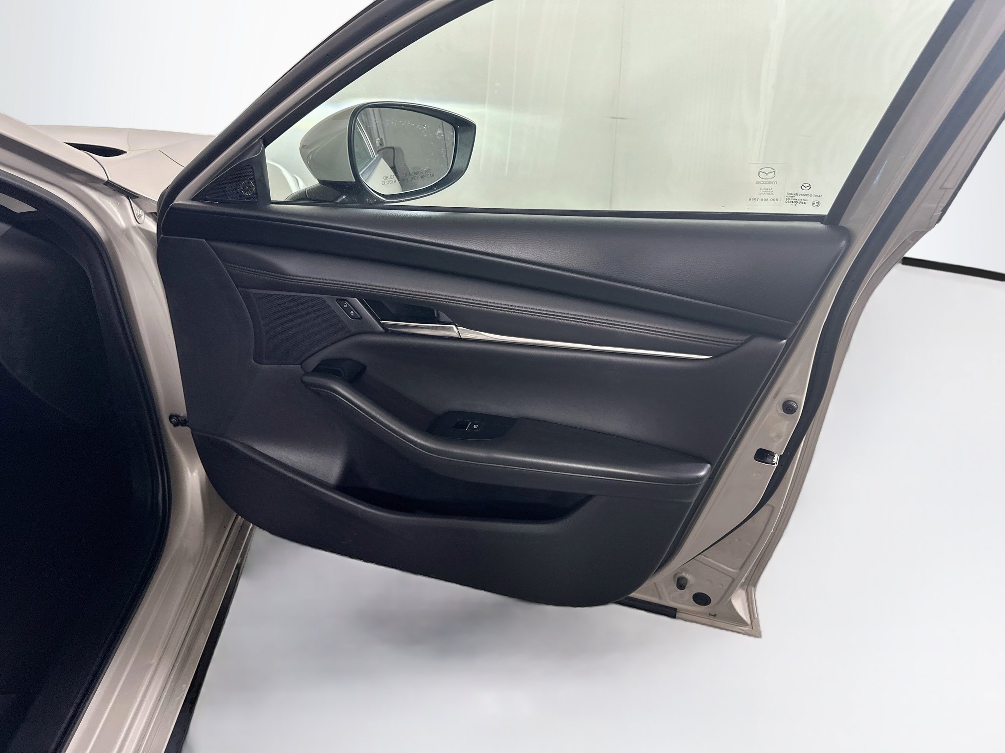 Used 2024 MAZDA MAZDA3 s FWD image 32