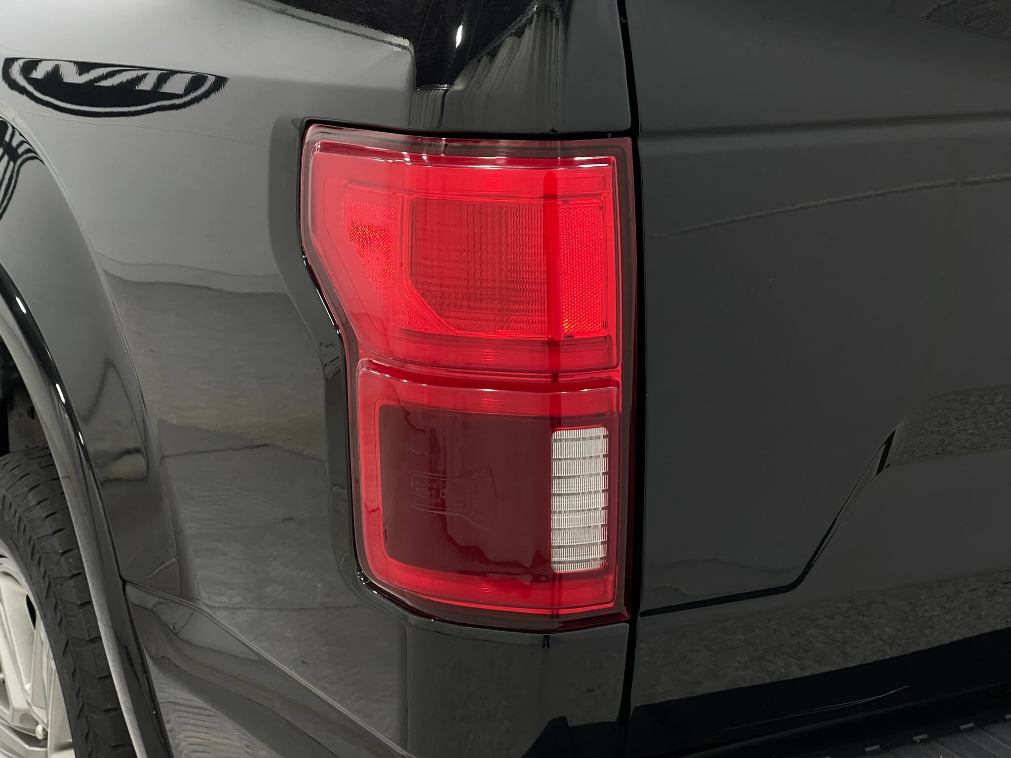 Used 2019 Ford F150 Lariat w/ Equipment Group 502A Luxury AWD/4WD image 32