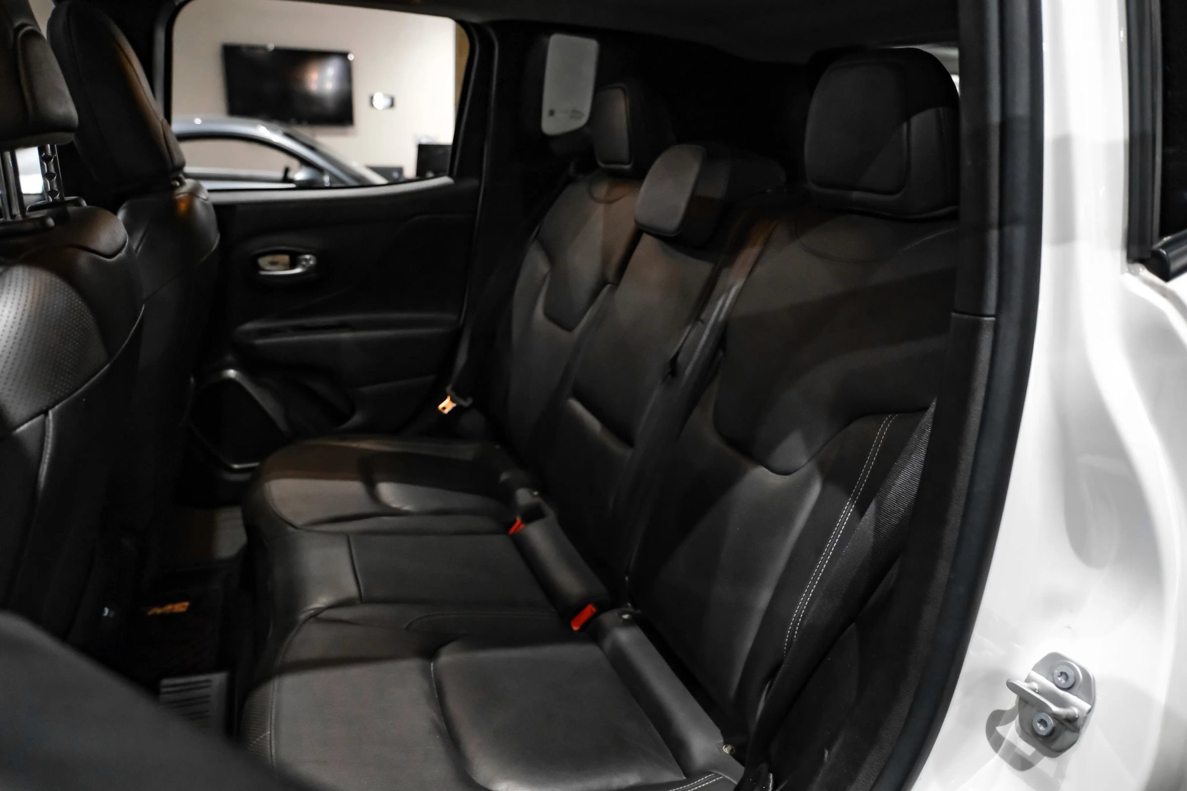 Used 2018 Jeep Renegade Limited w/ Advanced Technology Group AWD/4WD image 36
