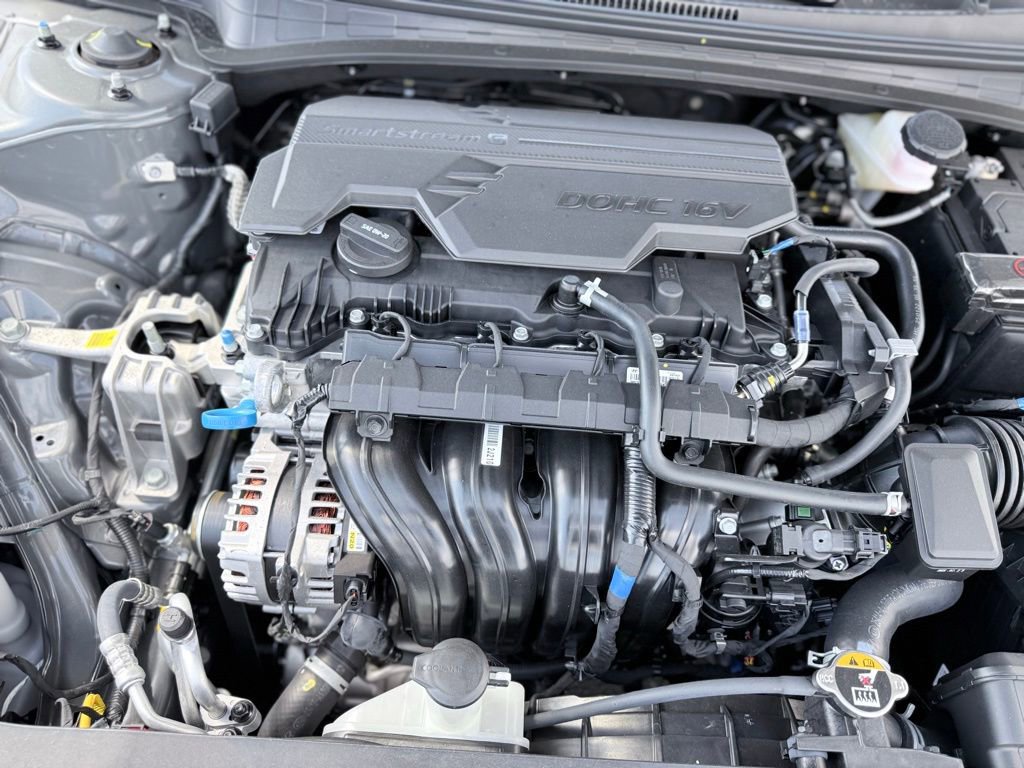 New 2025 Hyundai Elantra Limited image 41