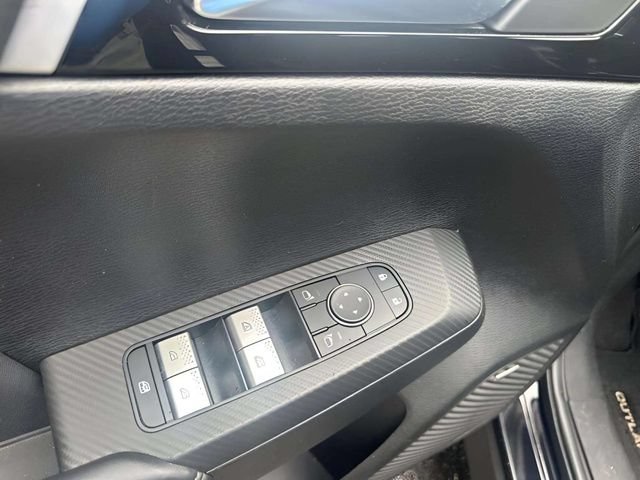 Used 2025 Mitsubishi Outlander ES AWD/4WD image 17
