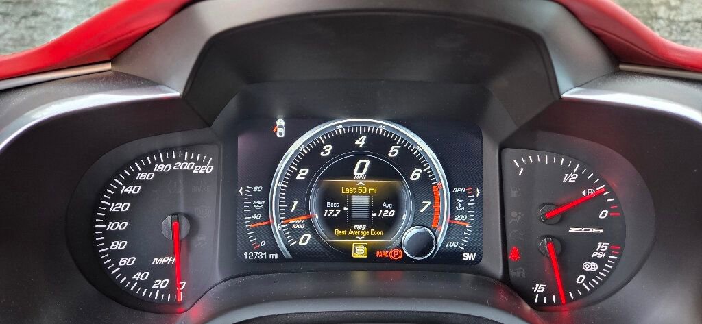 Used 2015 Chevrolet Corvette Z06 w/ 3LZ Preferred Equipment Group image 32