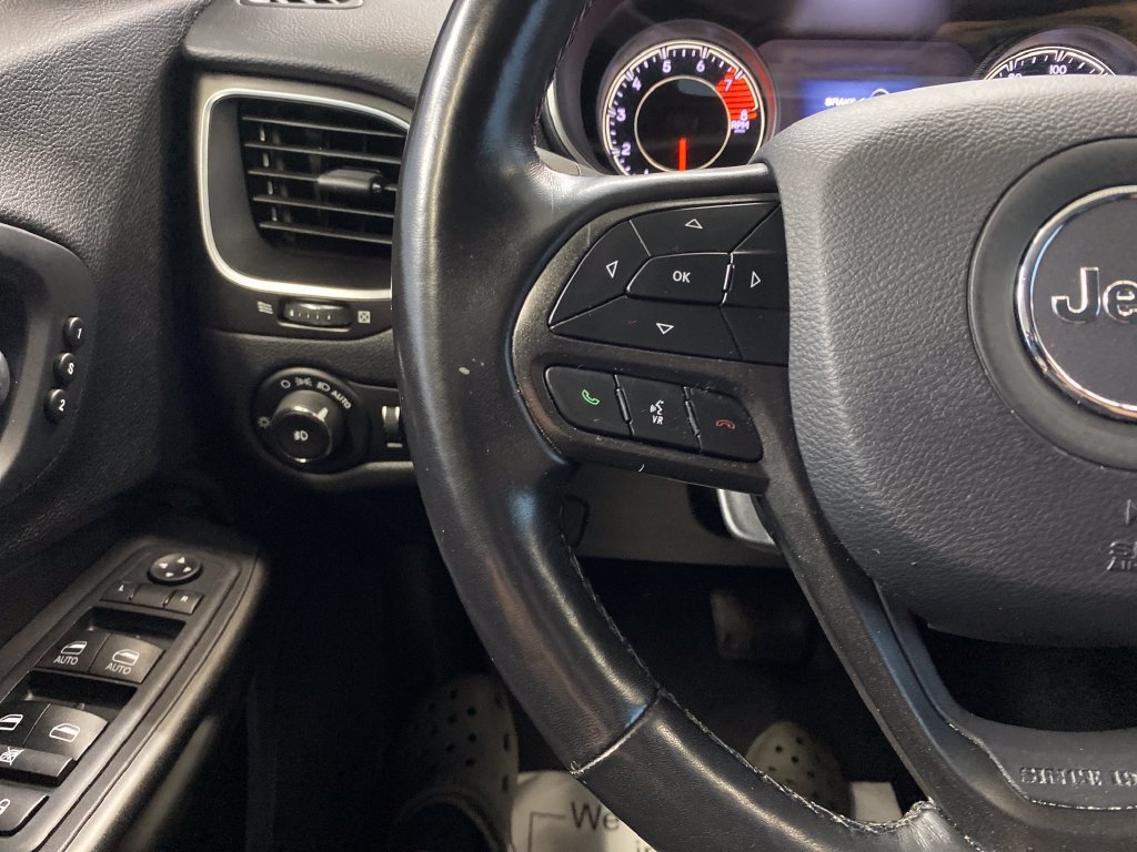 Used 2020 Jeep Cherokee Trailhawk AWD/4WD image 20