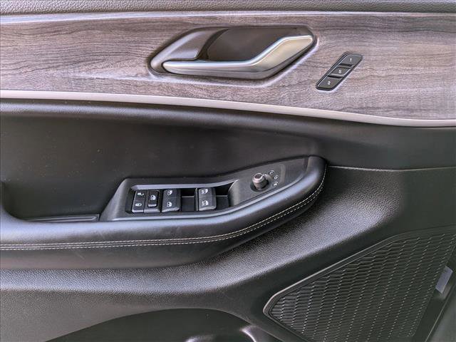 Used 2024 Jeep Grand Cherokee L Limited w/ Luxury Tech Group II image 15