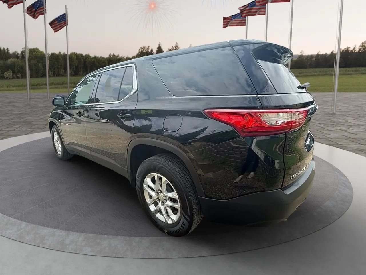 Used 2020 Chevrolet Traverse LS AWD/4WD image 3