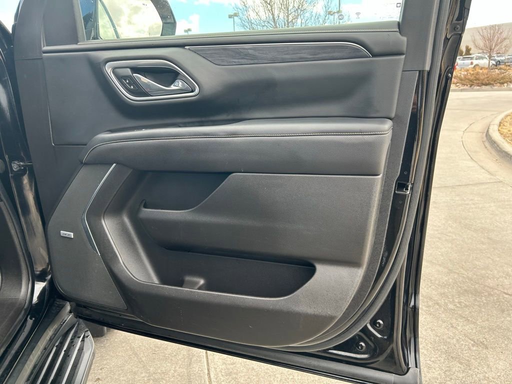 Used 2021 GMC Yukon SLT w/ Rear Media and Nav Package image 25