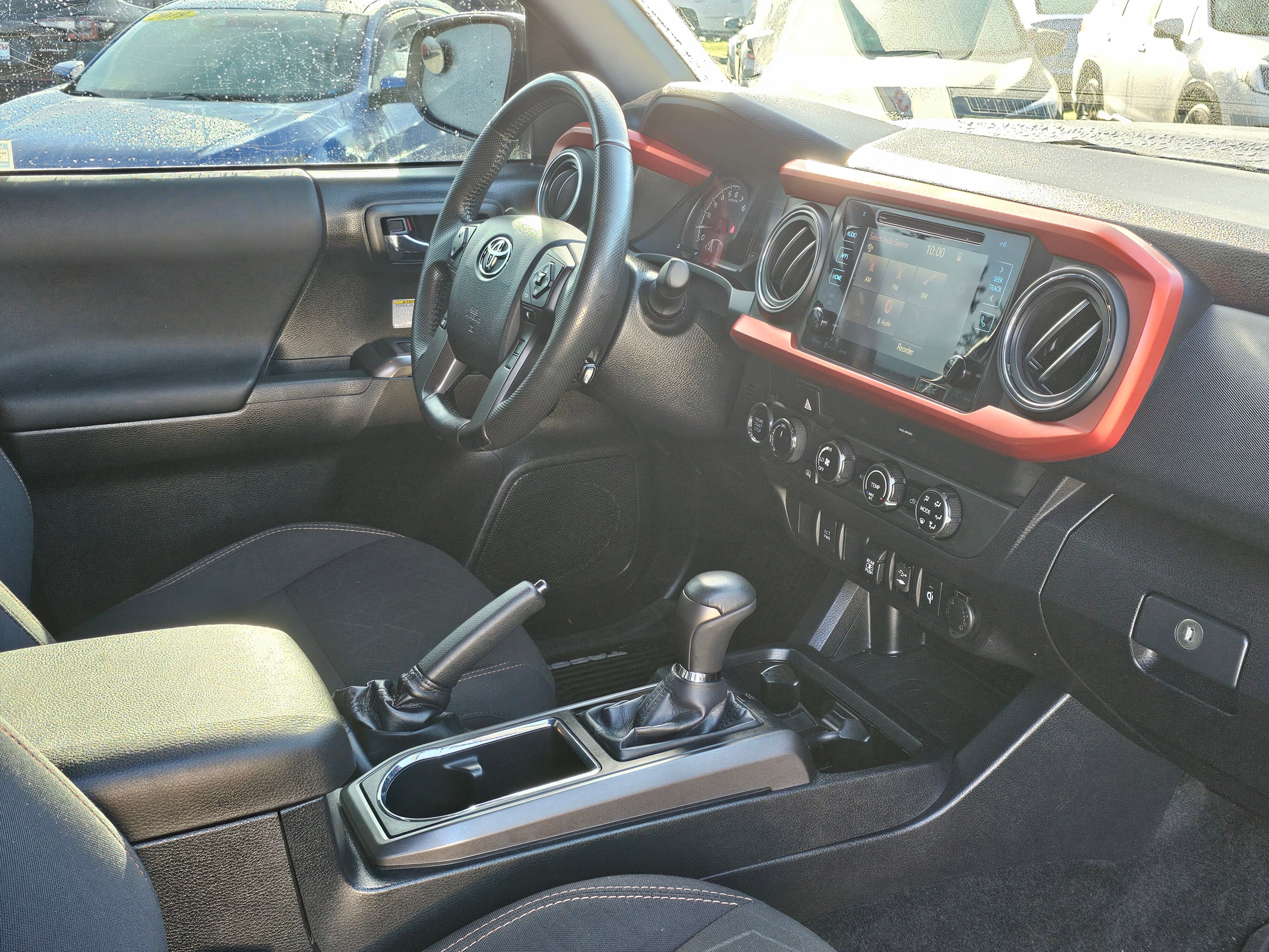 Used 2019 Toyota Tacoma TRD Off-Road image 10