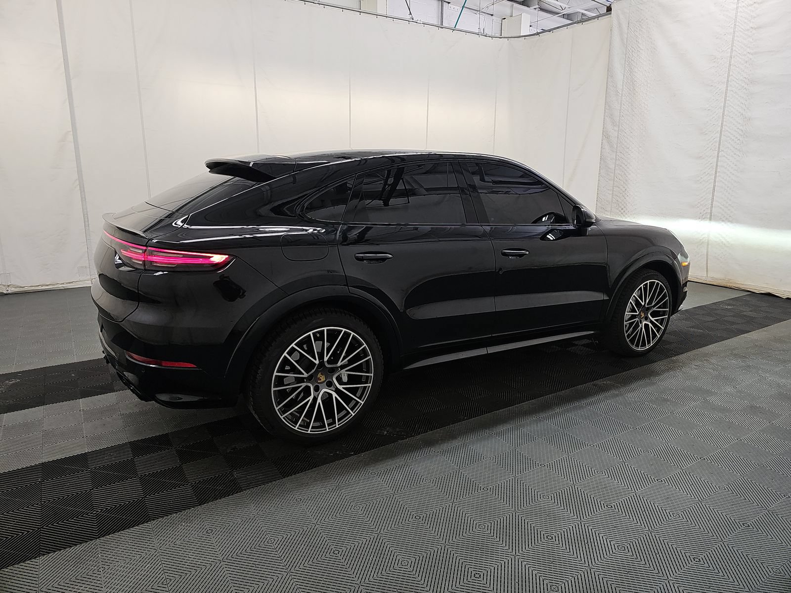 Used 2023 Porsche Cayenne Turbo AWD/4WD image 6