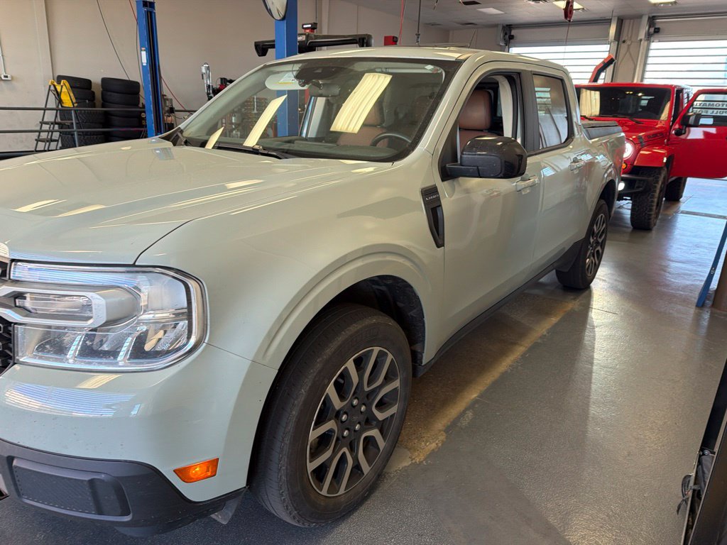 Used 2024 Ford Maverick Lariat w/ 4K Tow Package AWD/4WD image 6