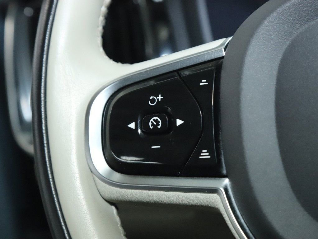 Used 2024 Volvo S60 B5 Plus FWD image 24