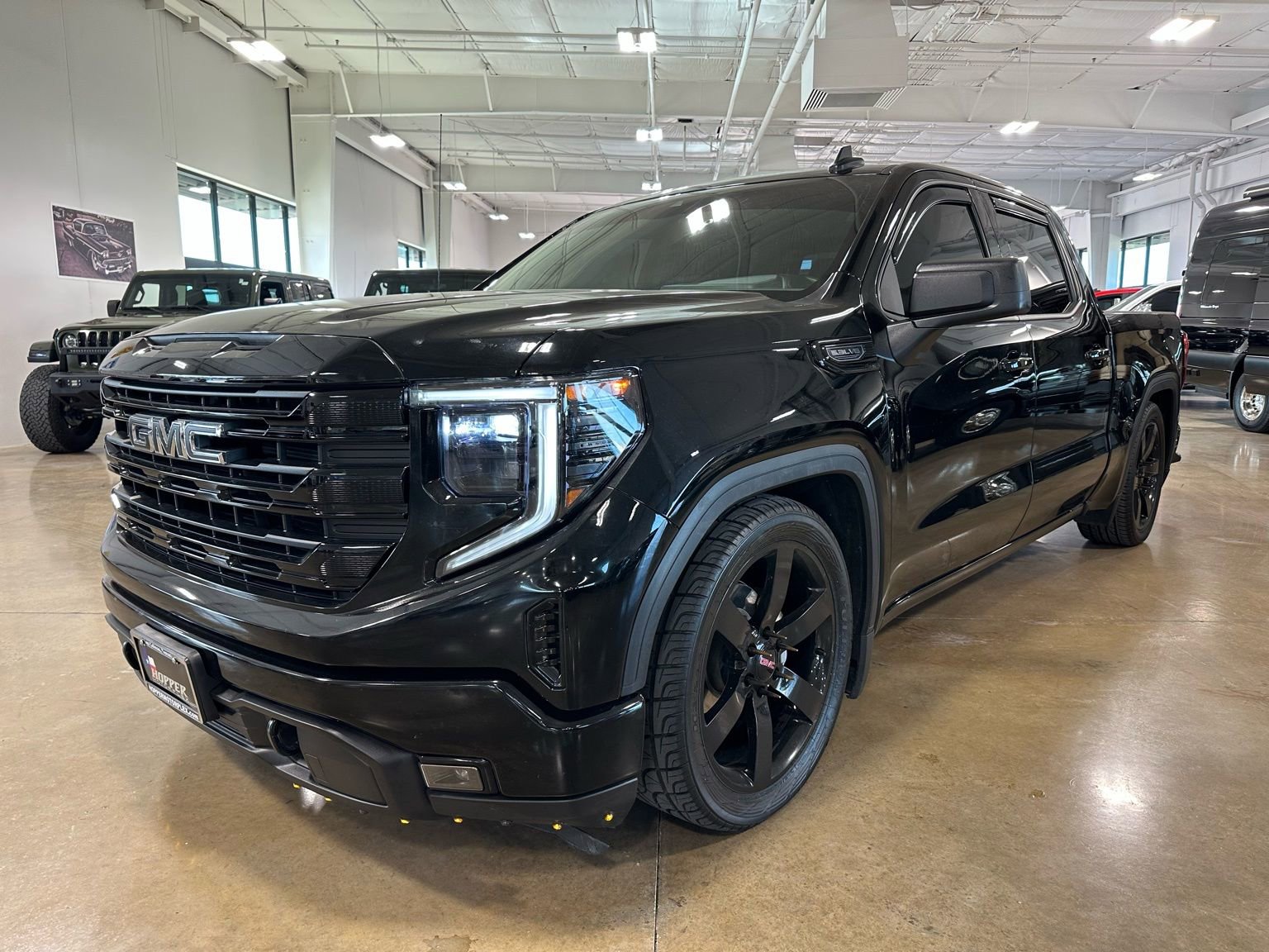 Used 2024 GMC Sierra 1500 Elevation image 3