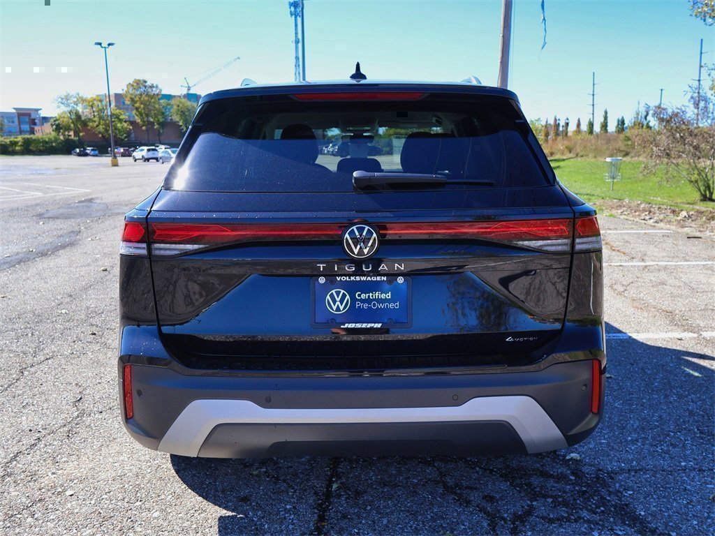 Certified 2025 Volkswagen Tiguan S image 4