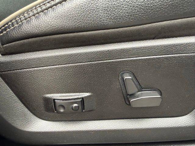 Used 2024 RAM 2500 Laramie w/ Sport Appearance Package image 33