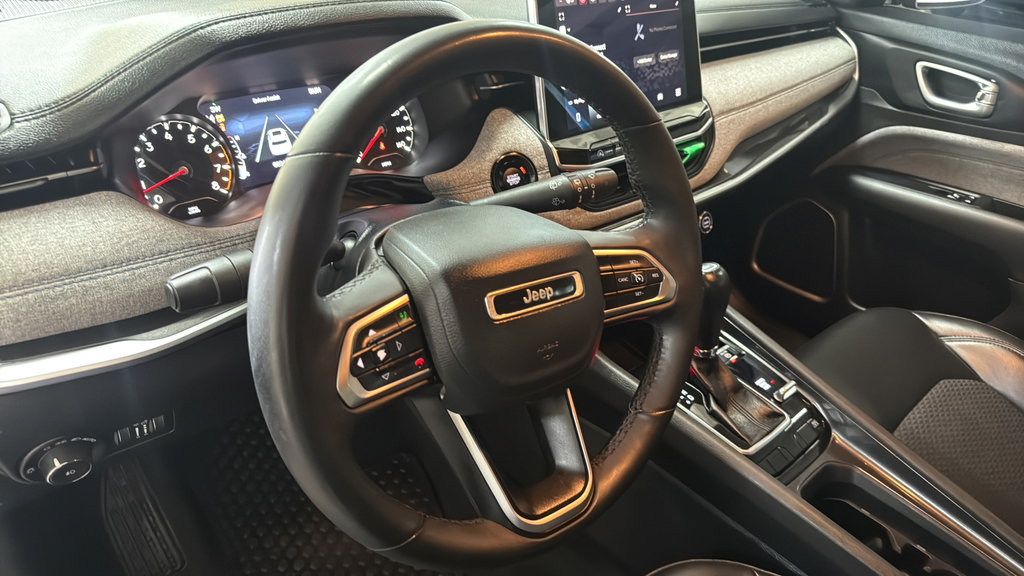 Used 2023 Jeep Compass Latitude w/ Convenience Group AWD/4WD image 15