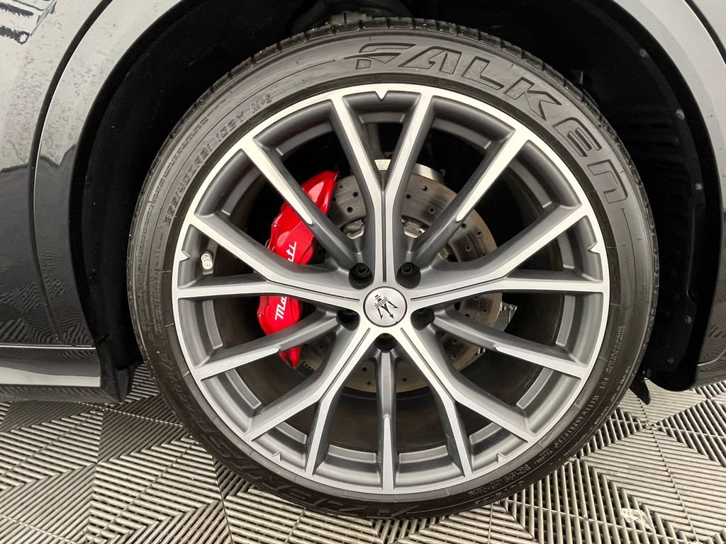 Used 2024 Maserati Grecale Trofeo AWD/4WD image 18